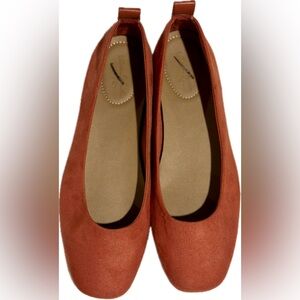 Universal Thread Flats Size 6.5 NWOT